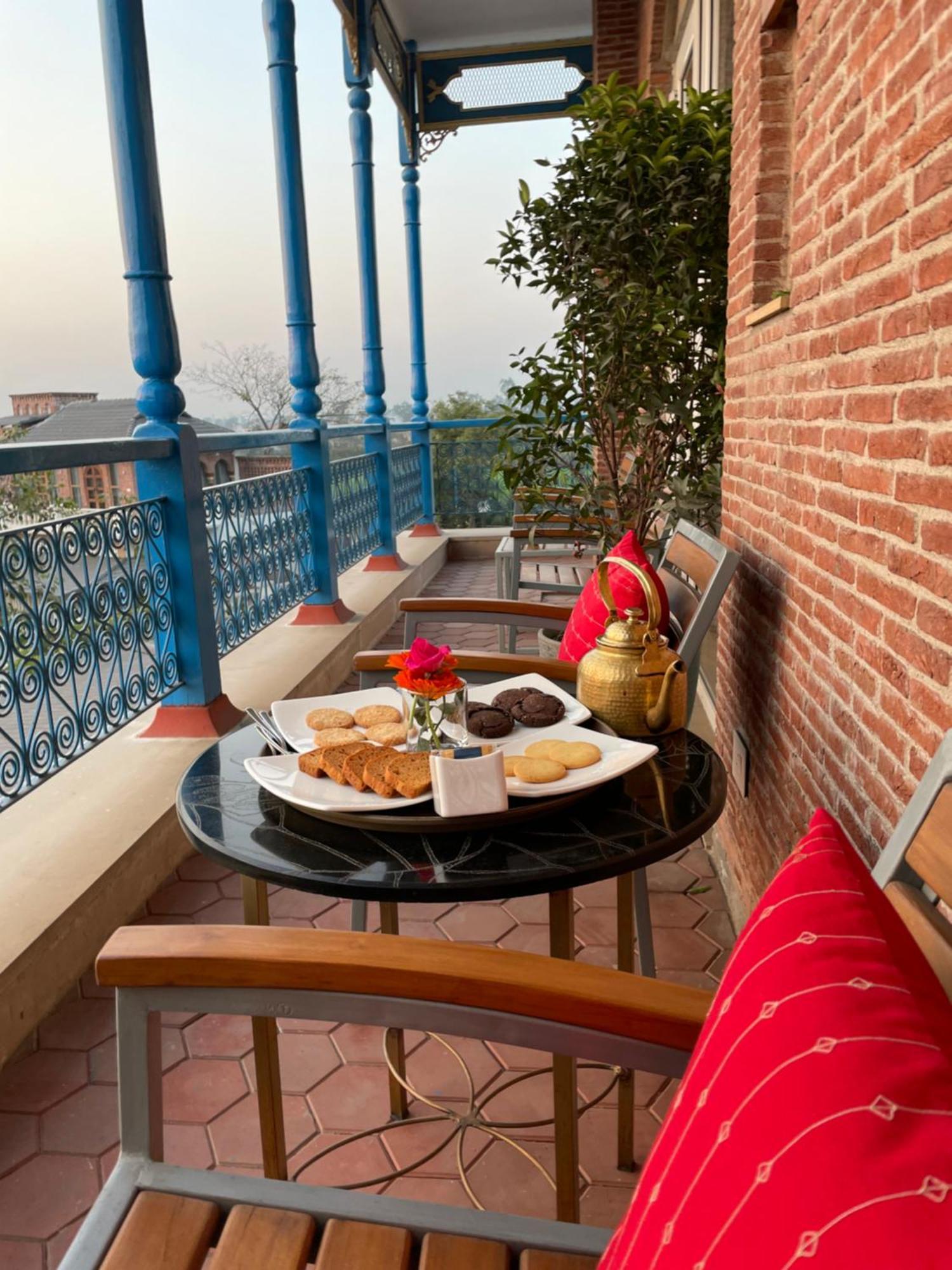 Hotel Namaste Dwaar - The Gateway To Rural India Khatauli Exterior foto