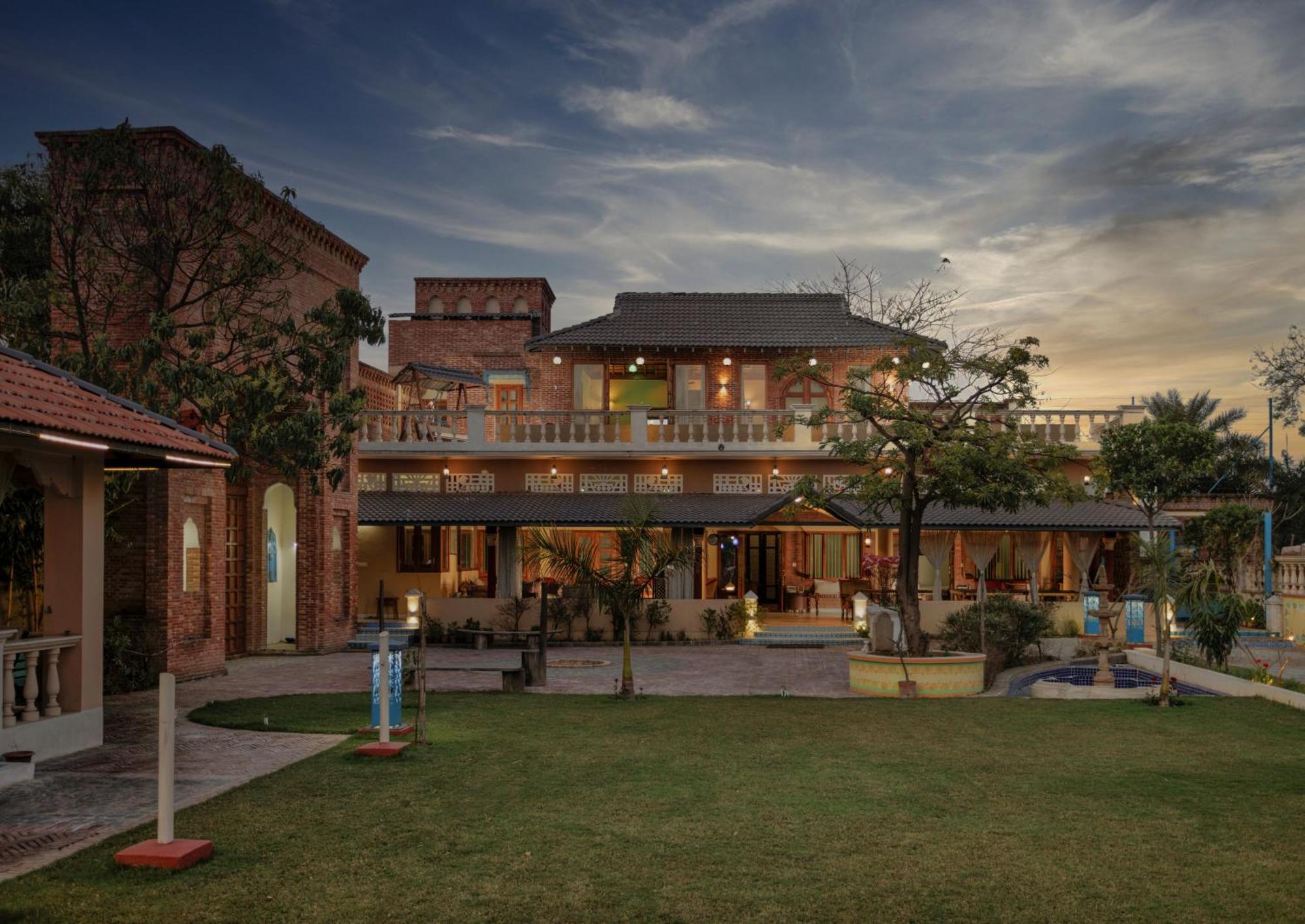 Hotel Namaste Dwaar - The Gateway To Rural India Khatauli Exterior foto