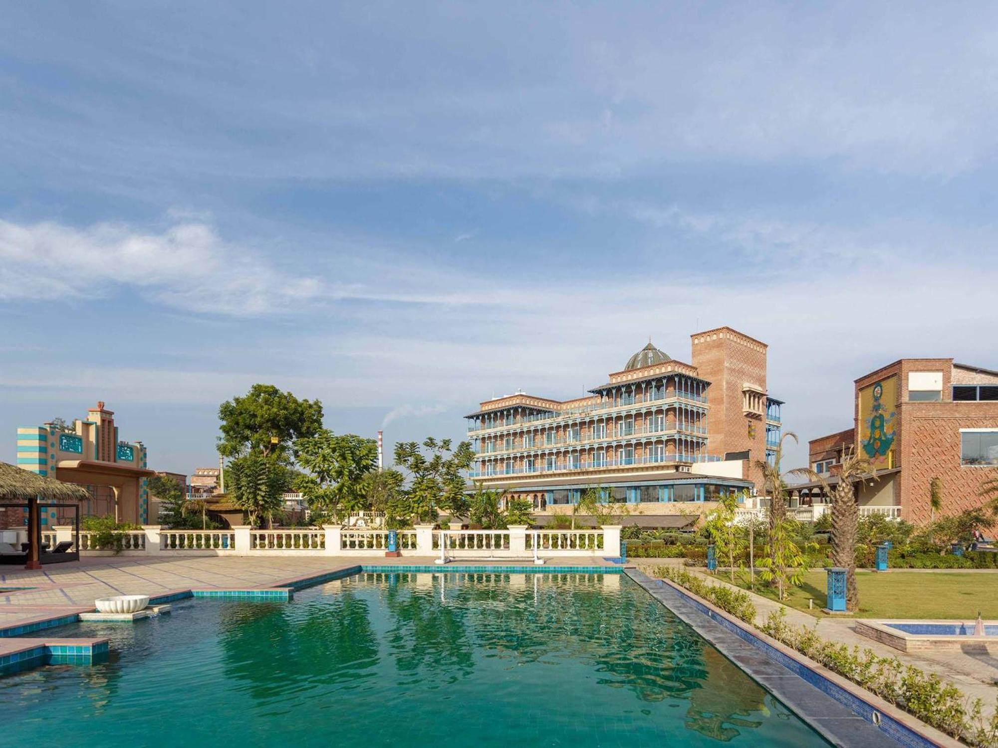 Hotel Namaste Dwaar - The Gateway To Rural India Khatauli Exterior foto
