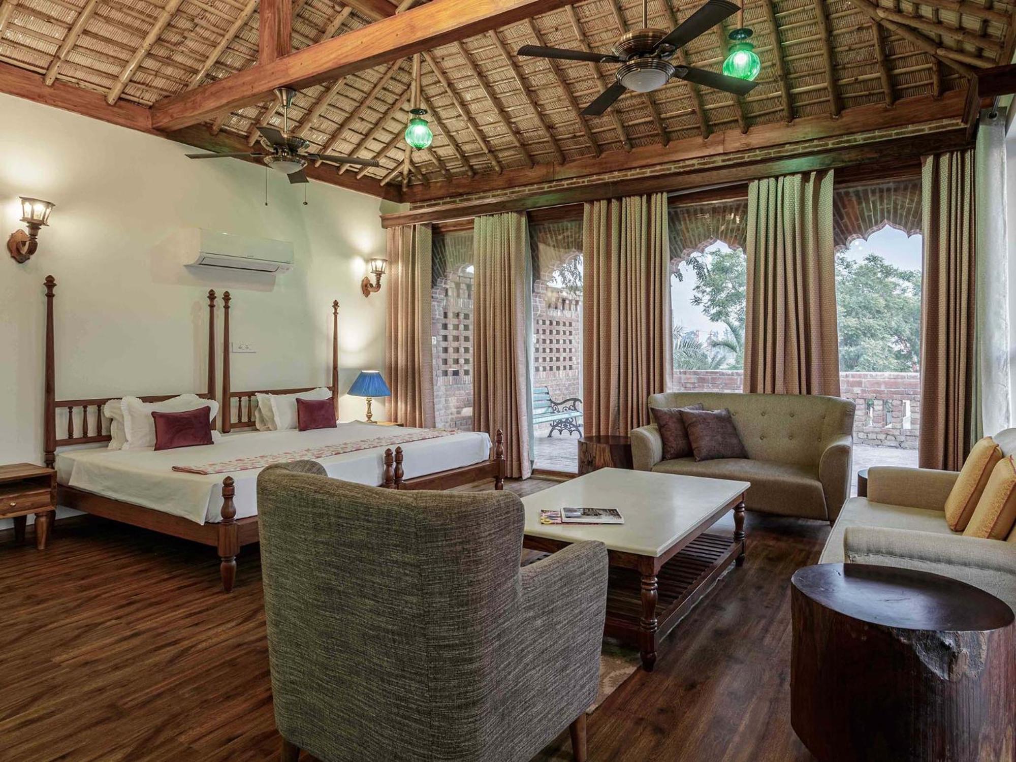Hotel Namaste Dwaar - The Gateway To Rural India Khatauli Exterior foto
